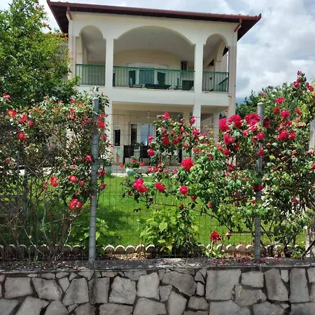 Jenny Apartment Leptokaryá